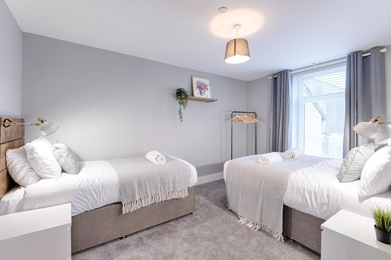 3Rm Flat, Smart Tv'S, Close To All Amenities Llanelli Exterior photo